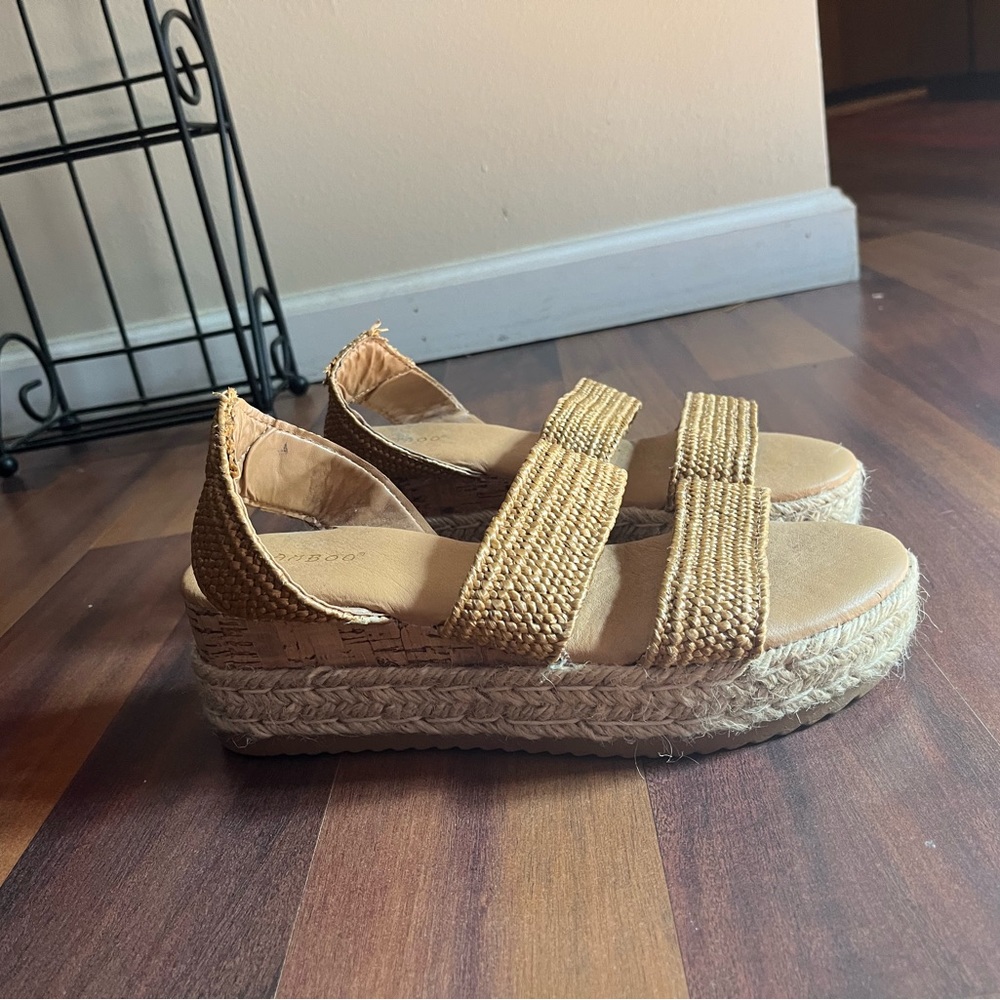 Bamboo sandals